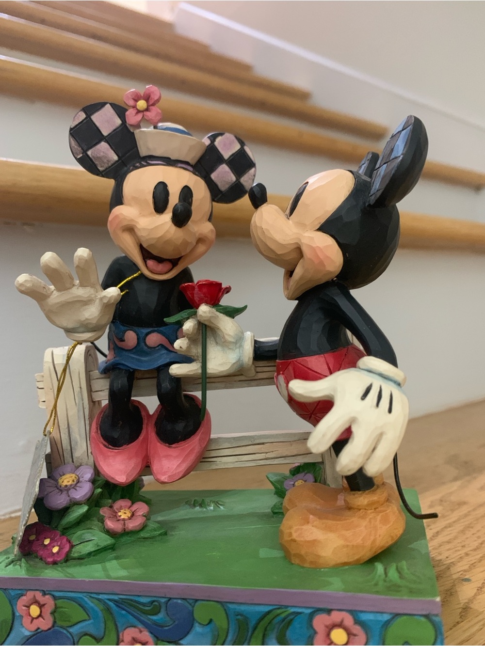 Jim Shore’s Mickey & Minnie Figurine - Perfect Condition - Picture 5 of 6
